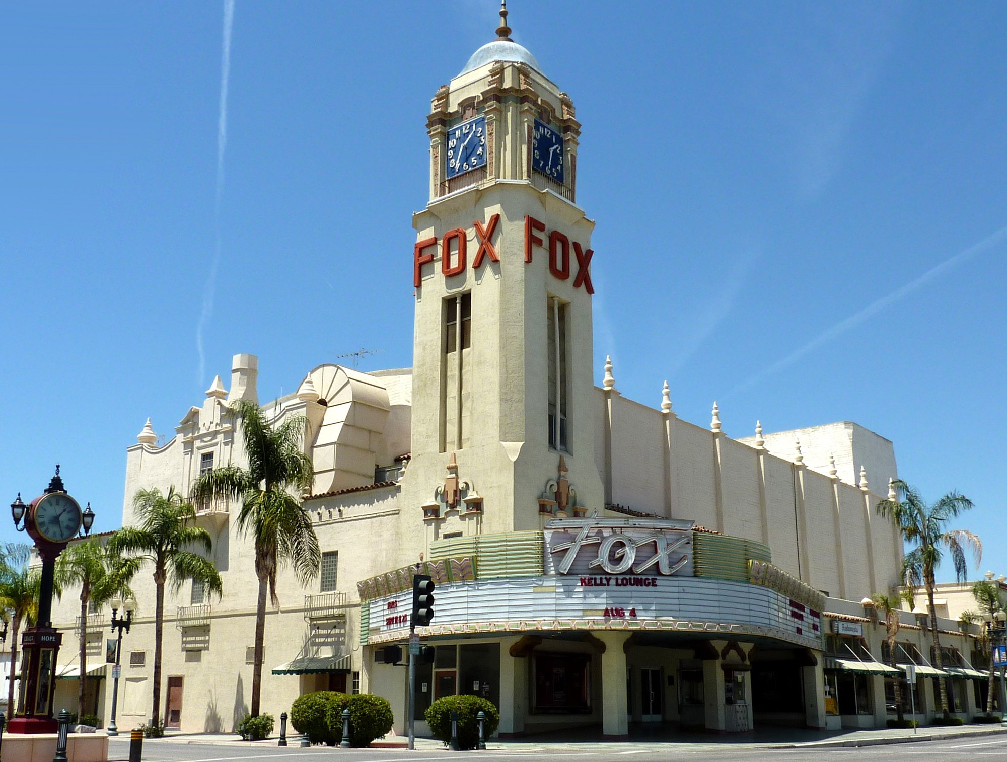 2009-0726-CA-Bakersfield-FoxTheater_(cropped)